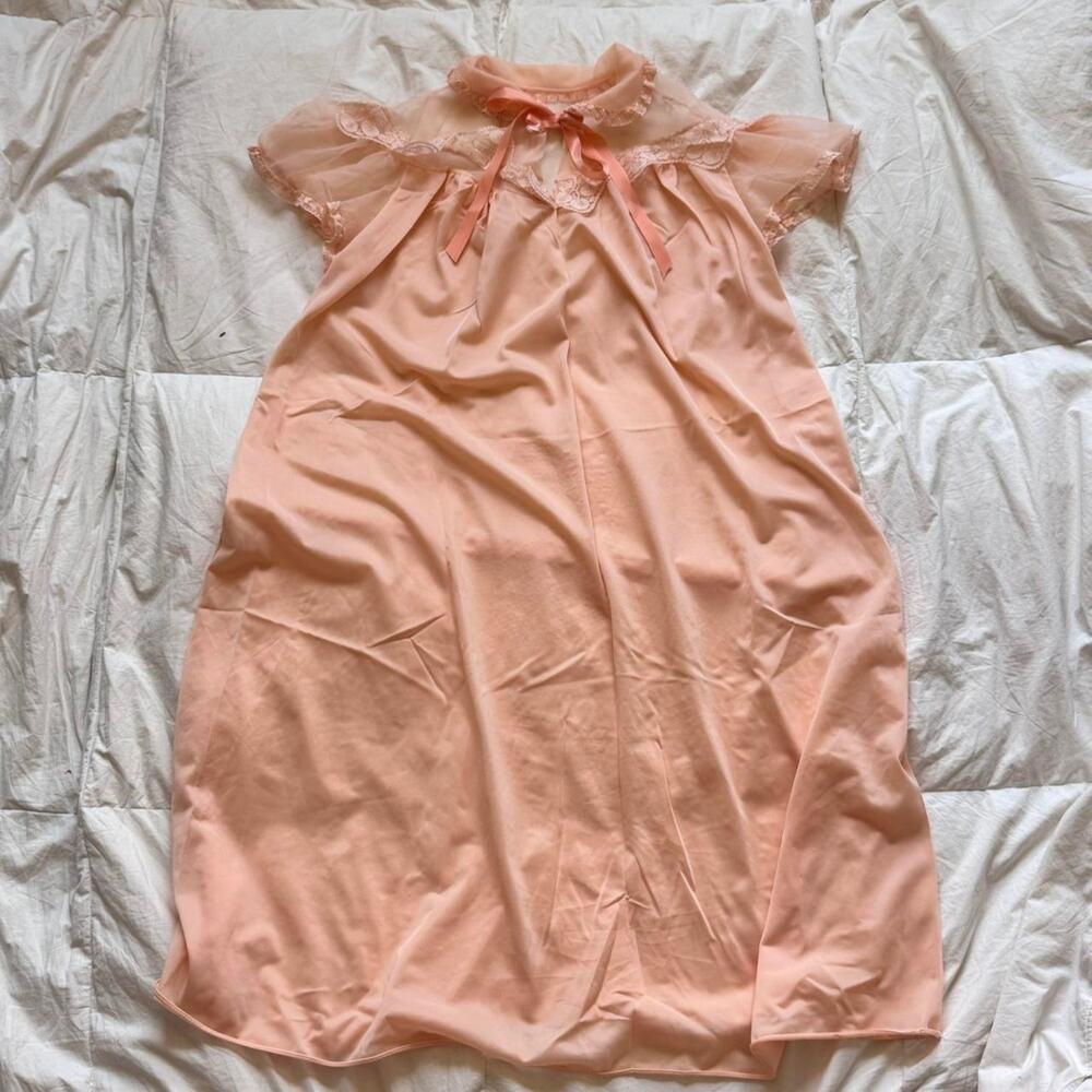Vintage 60s peachy coral satin night robe house coat sz m cottagecore romantic - Picture 3 of 8